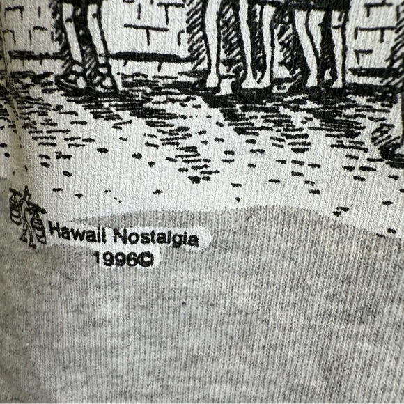 Hanes Authentic Hawaii Nostalgia Gray Short Sleeve Tee Classic Size Large - Picture 7 of 8